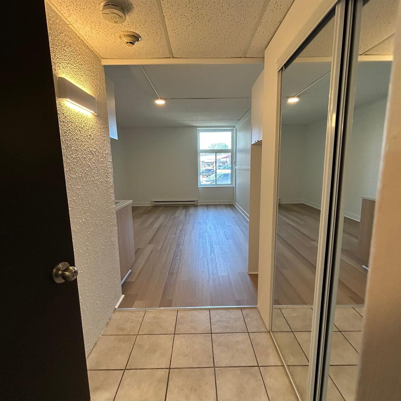 1 CH - 1 SDB - Saint-Charles-Borromée - $1,099 /mo | 3291525