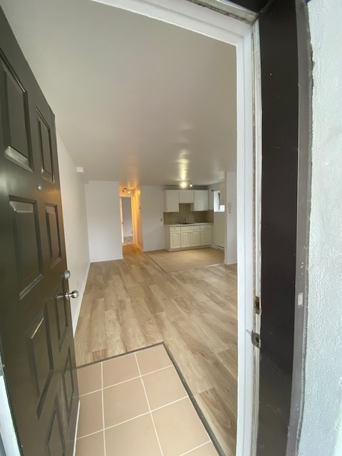 Magnifique 3 1/2 Demi-sous-sol, Triplex | 3291544