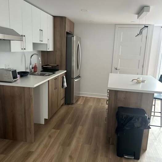 5½ Demi-sous-sol De Maison (Acton Vale) | 3291558