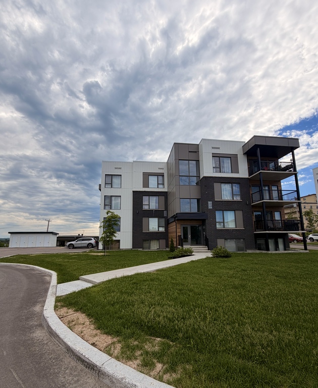 Logement 4 1/2 - Alma | 3291602