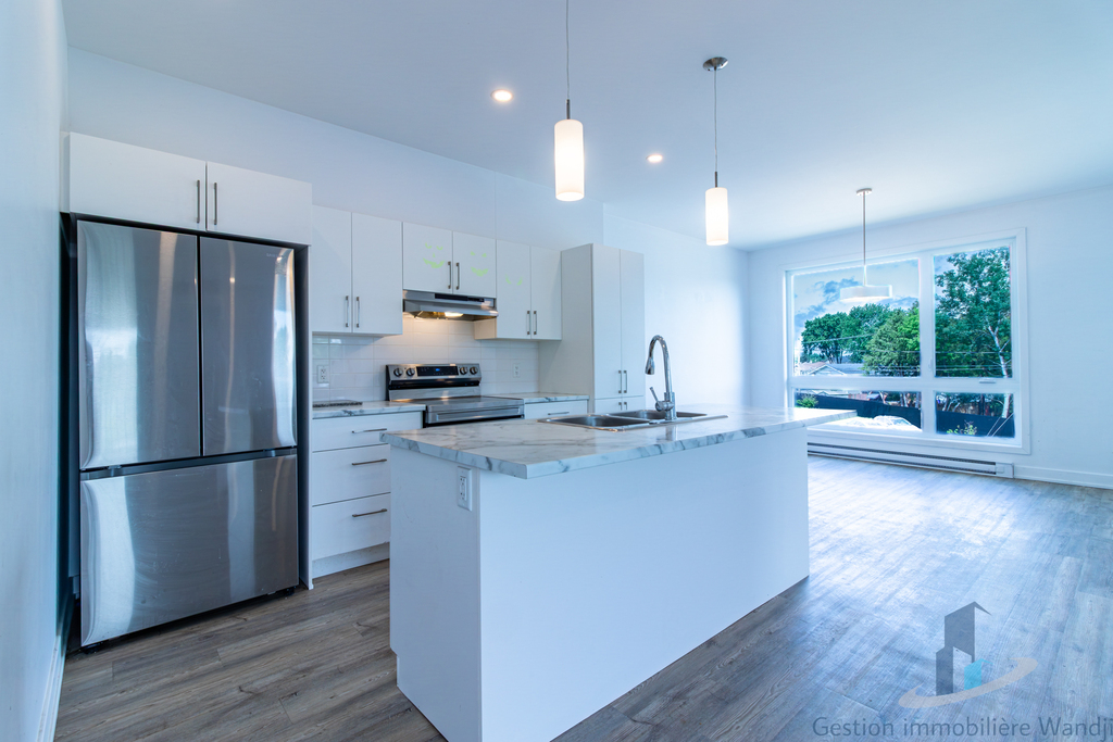 Appartement à Louer 848 Rue Saint-Louis | 3291627