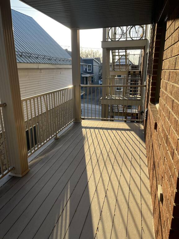 Logement Lumineux Au Centre-ville | 3291654