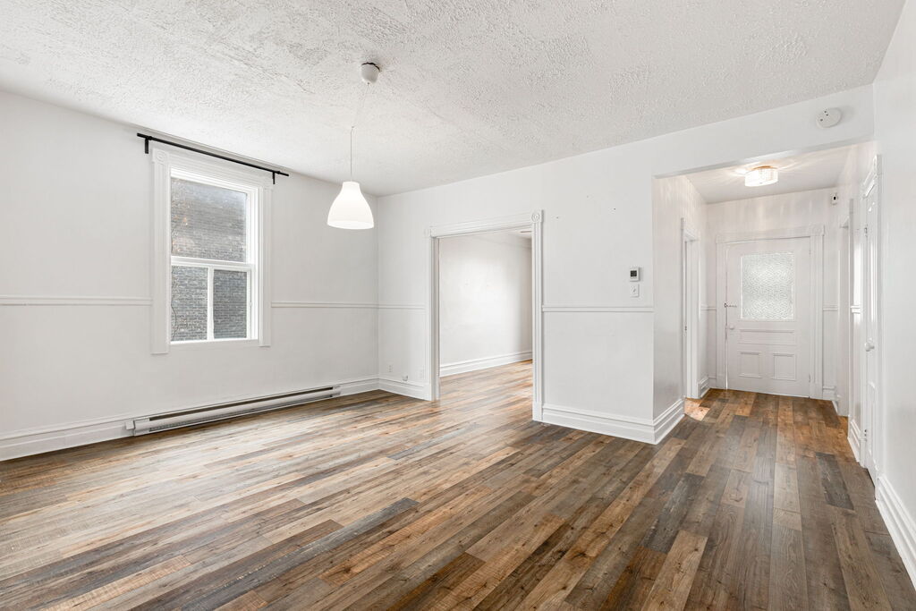 Immense 4 1/2 à Louer - Greenfield Park | 3291655