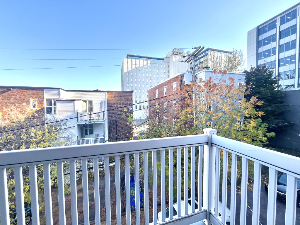 Appartement De 2 Chambres Spacieux à Mon | 3298558