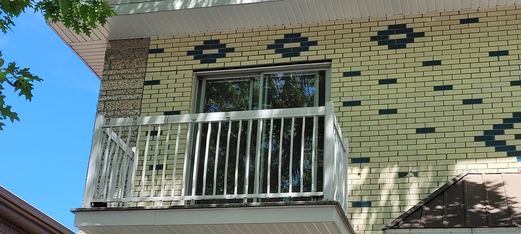 4.5 Haut Triplex Tranquille Près Sauvé | 3291716