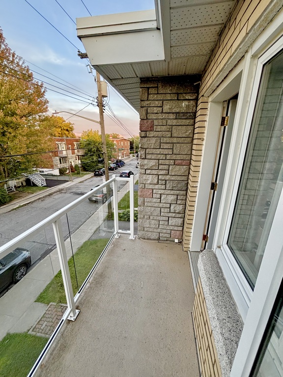4 1/2 -LAVAL - 5 Mn Métro CARTIER | 3291773