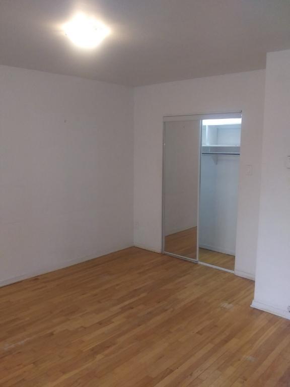 NDG Studio Apt on Fielding St West | 3291833