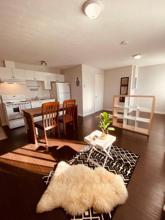 mois juin gratuit ! logement semi-meublé, wifi prêt a déménager ! | 3291979
