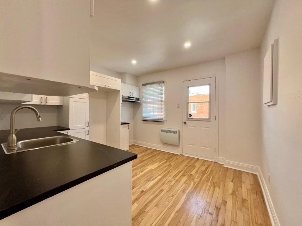 3.5 entièrement rénové dans Rosemont, 1er mois de loyer gratuit !! | 3291989