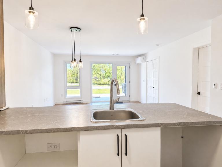 2 CH - 1 SDB - Saint-Gilles - $1,200 /mo | 3292157