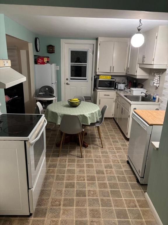 Maison à louer, centre du village, coin tranquille | 3292222