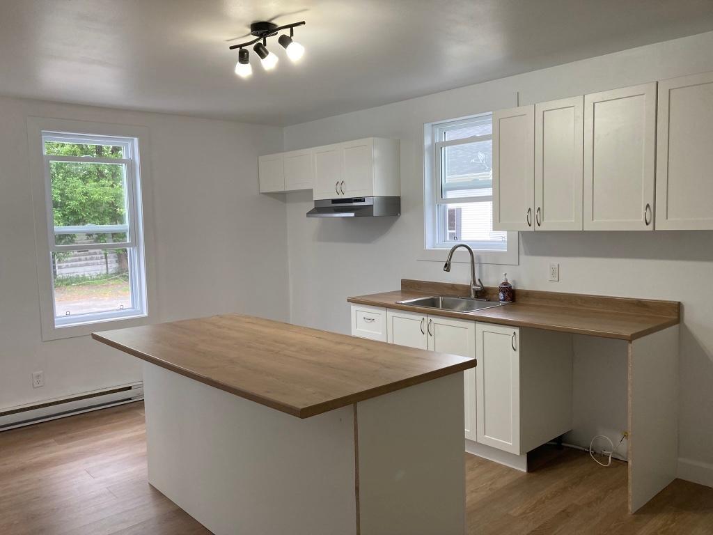 Logement 7 et demi à louer | 3292320