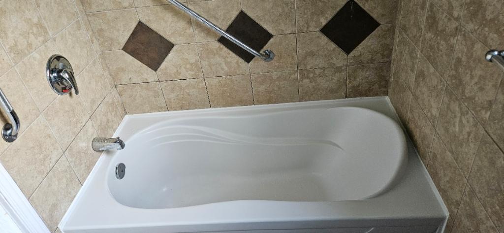 Grand 4 1/2 dans d'un triplex | 3292339