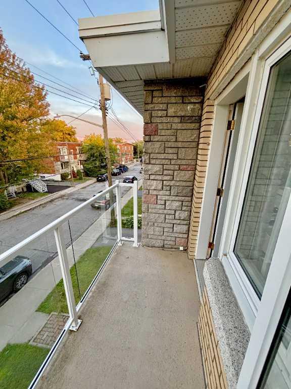 4 1/2 -LAVAL - 5 mn Métro CARTIER - | 3292376
