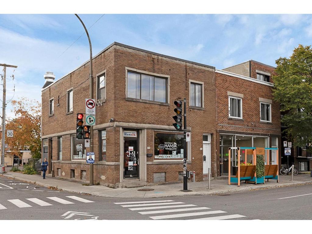Logement 6 ½ quartier Ahuntsic coin Lajeunesse et Legendre! | 3292540