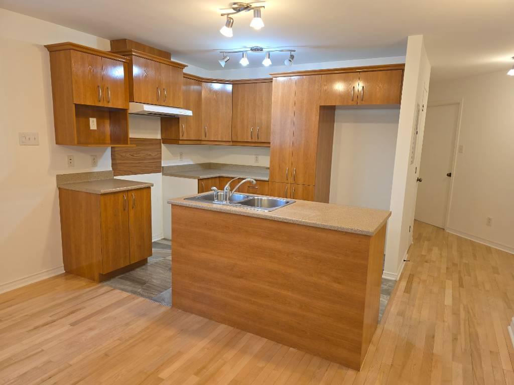 Condo 4 1/2 à louer - Brossard - Dix30 | 3292553