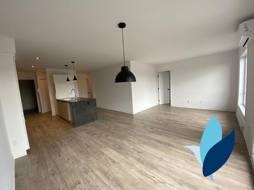 5 1/2 à louer - Un petit chien accepté - 1e septembre 2026 - 1645$ Wi-fi inclus | 3292568