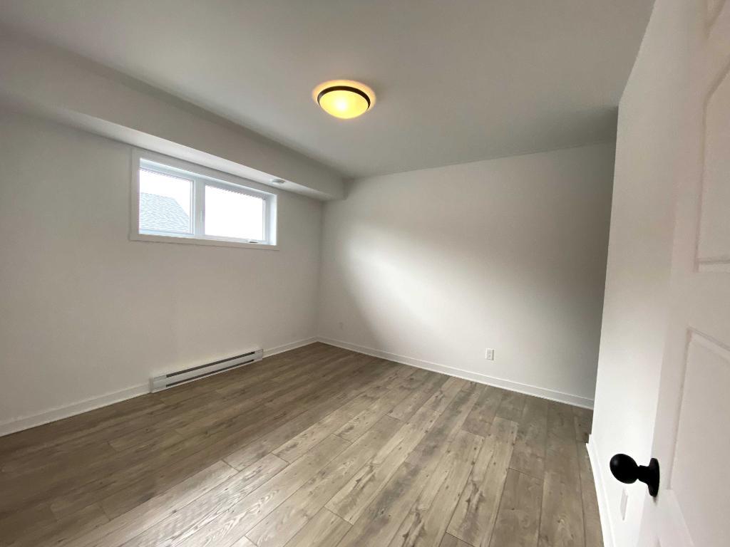 5 1/2 à louer - Un petit chien accepté - 1e septembre 2026 - 1645$ Wi-fi inclus | 3292568