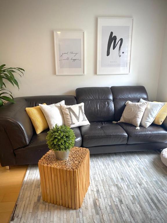 Magnifique condo rénové 4½ de 750 pi² face au parc Père-Marquette, un des secteurs les plus recherchés de Rosemont Petite Patrie. Dispo dès 15 juillet | 3292573