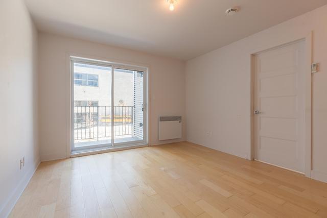 Magnifique condo rénové 4½ de 750 pi² face au parc Père-Marquette, un des secteurs les plus recherchés de Rosemont Petite Patrie. Dispo dès 15 juillet | 3292573