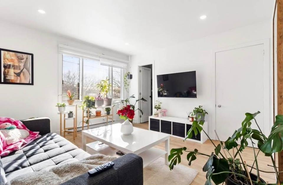 Un Grand 4½ lumineux à Longueuil – Disponible immédiatement | 3292583