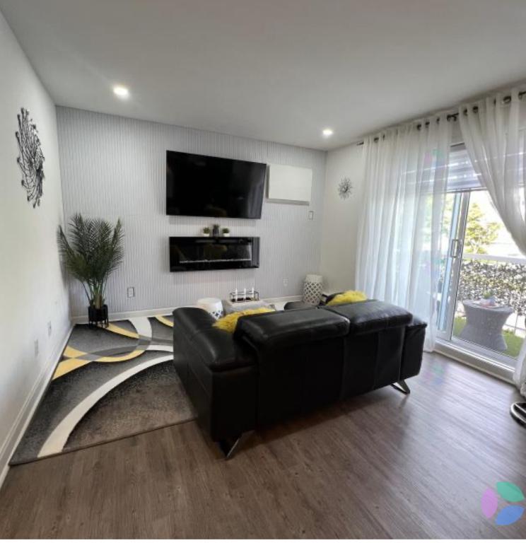 CONDO COMPLÈTEMENT MEUBLÉ ET RÉNOVÉ À LOUER | 3292604