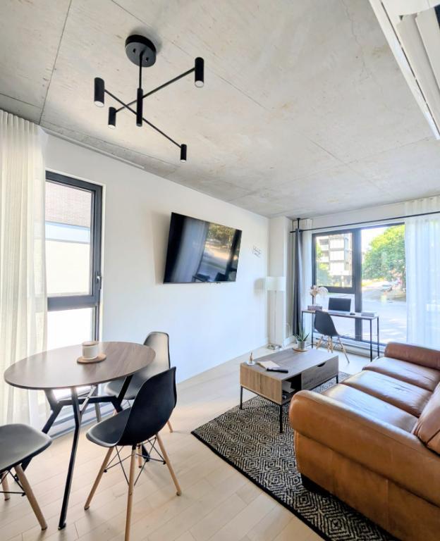 Reprise de bail – Grand 3 ½ Meublé & Neuf (Condo Auguste & Louis) – Dispo Juillet | 3292610