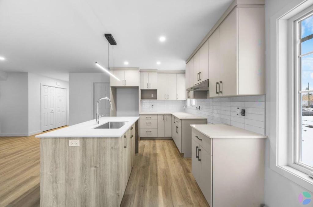 Grand 4 et demi avec garage privé chauffé | 3292717