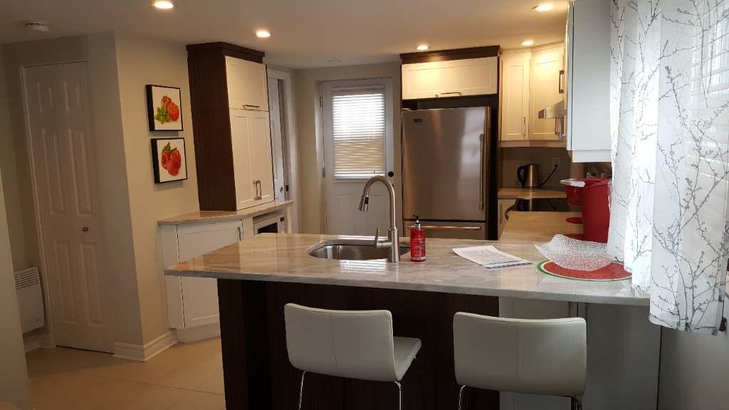 CENTRE VILLE MEUBLÉ, ÉQUIPÉ, TOUT INCLUS 3 1/2 | 3292777