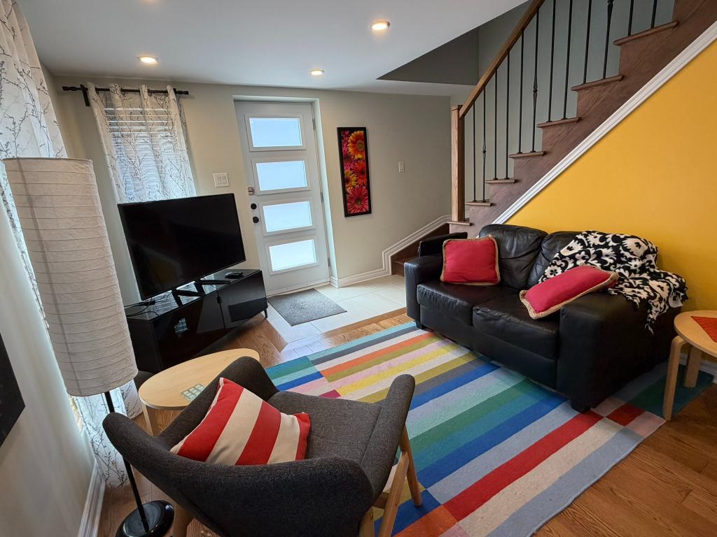 CENTRE VILLE MEUBLÉ, ÉQUIPÉ, TOUT INCLUS 3 1/2 | 3292777
