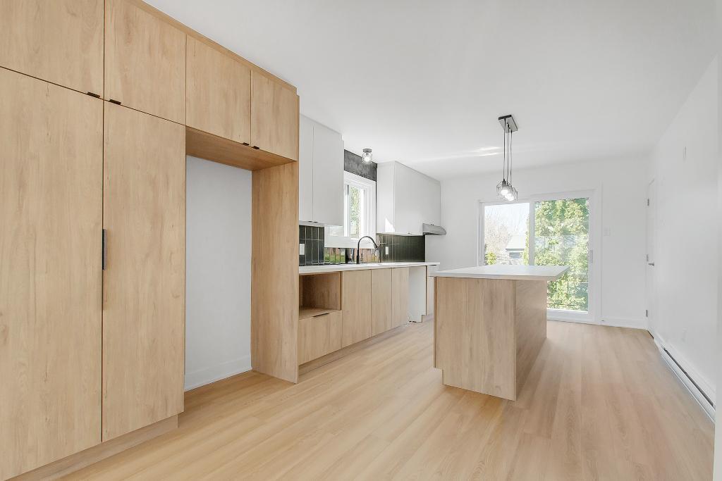 IMMENSE LOGEMENT 5 ET DEMI, Complètement rénové! | 3292786