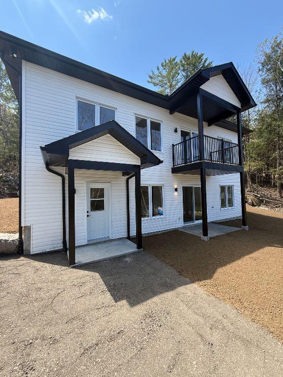 Logement neuf 3 chambres à louer Val-des-Monts | 3292790