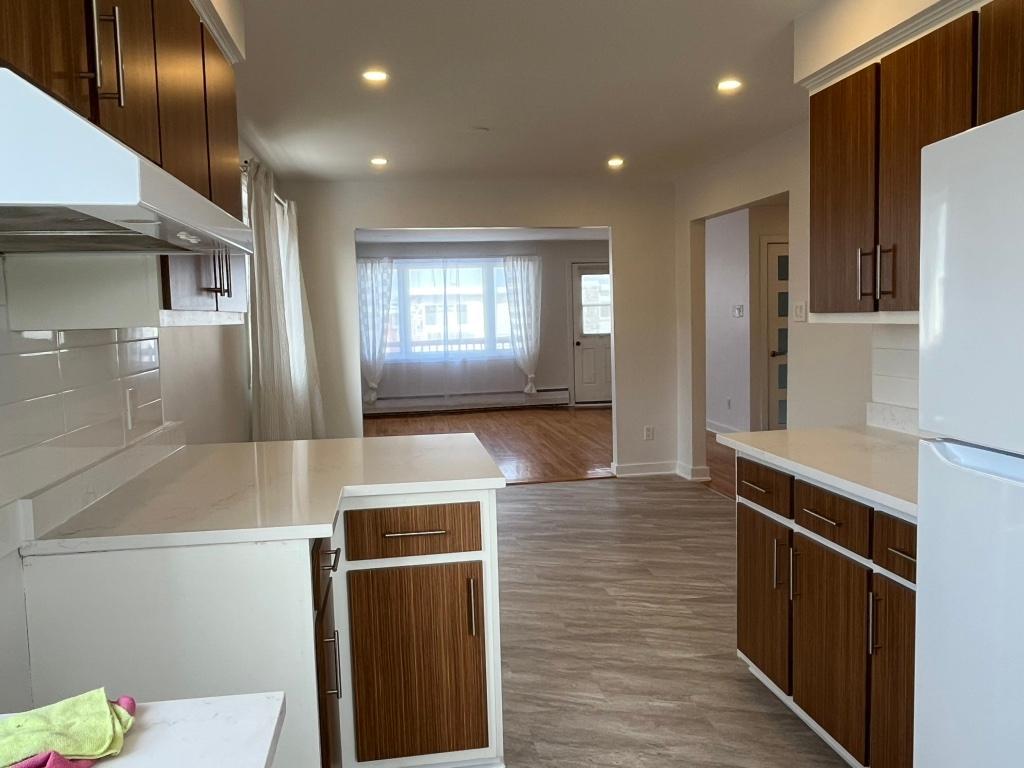Lasalle Ensoleillé haut 5 1/2 | 3292797