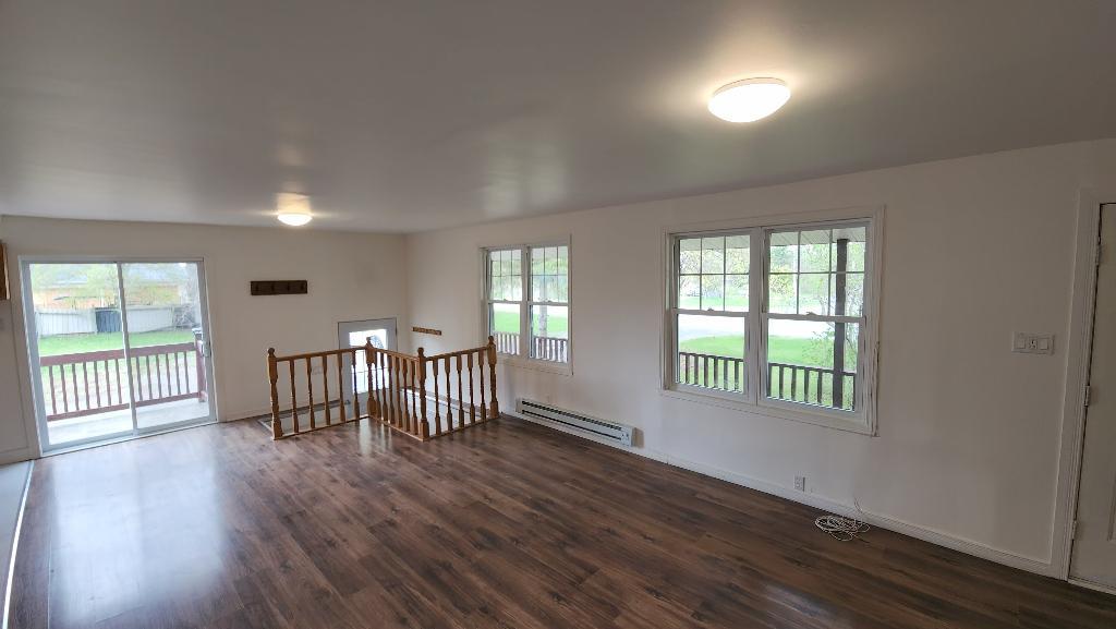 Grande maison complète à louer – 4 chambres, 2 sallea de bain, terrain privé Salaberry-de-Valleyfield | 3292804