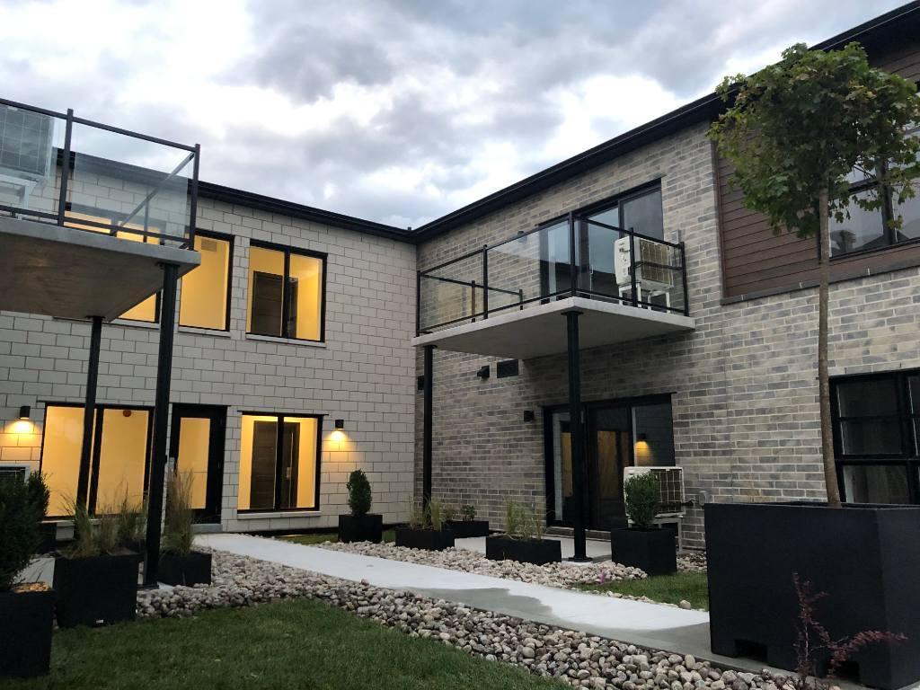 5 ½ St-Contant, Garage souterrain, rue calme et familiale, bas cout d'énergie, très belle clientèle calme | 3292818