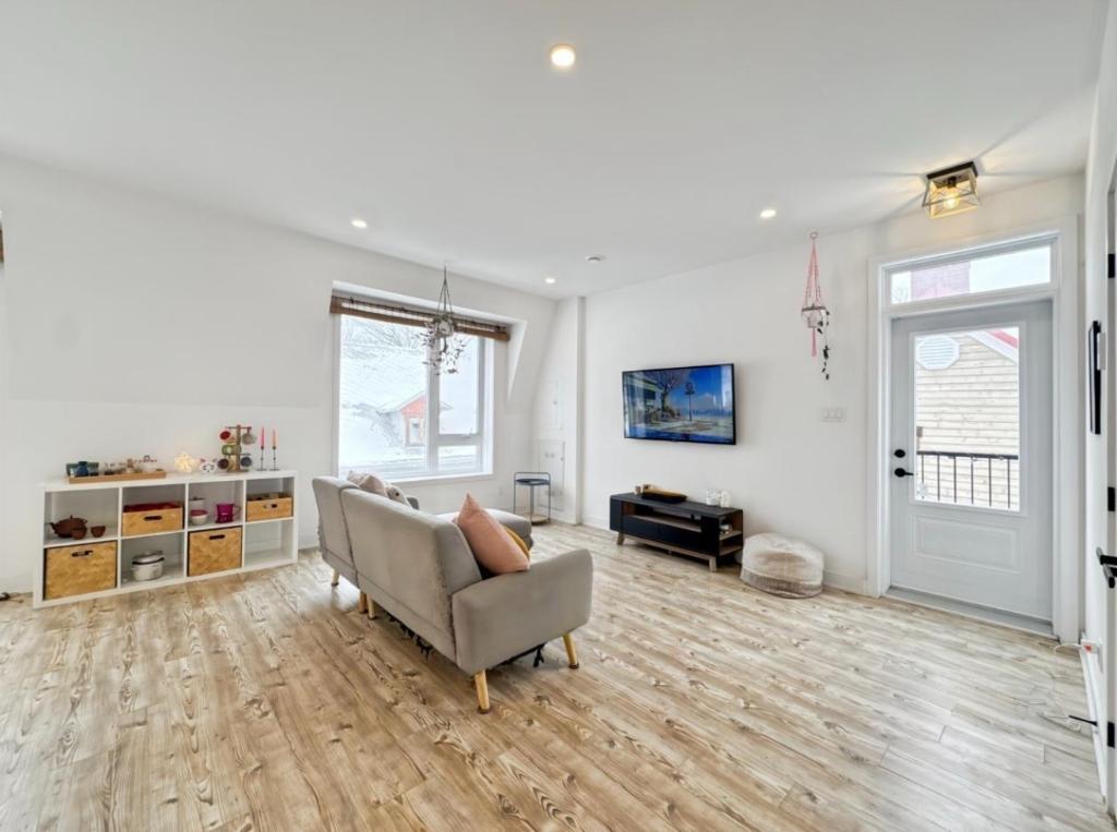 4 1/2 Lumineux - Éléctros inclus - Juillet - Vieux La Prairie | 3292819