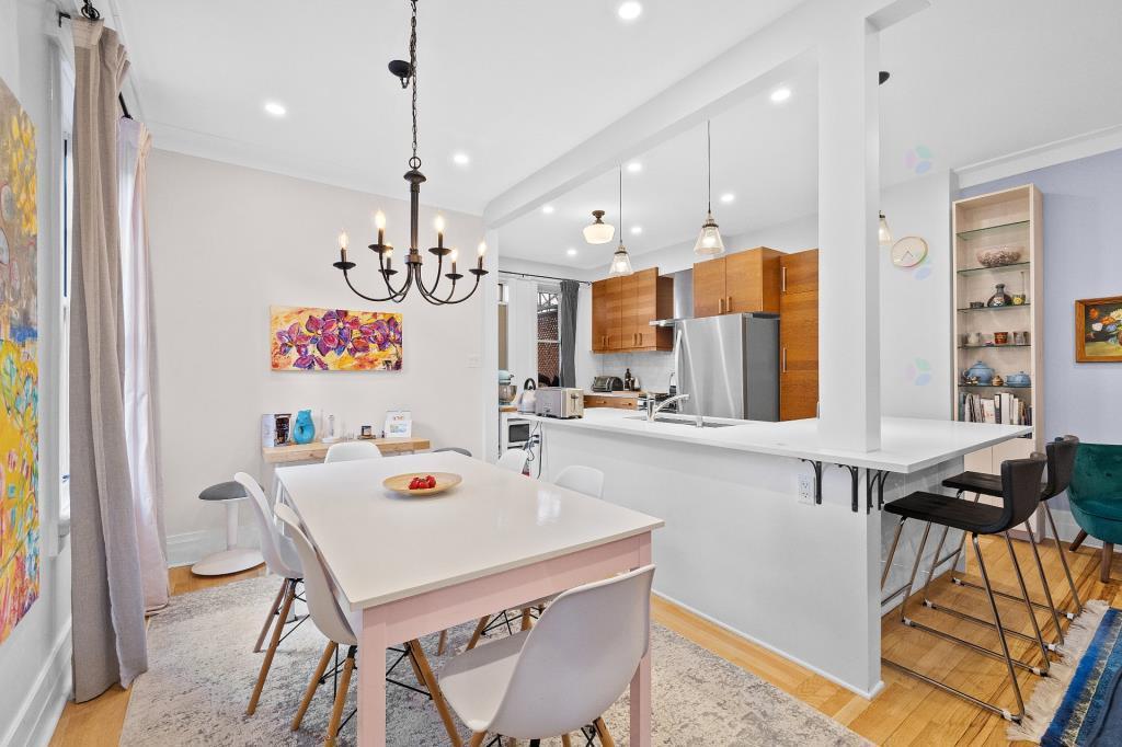 Splendide haut de duplex entièrement rénové à aire ouverte – 3 CAC + 2 balcons au cœur de NDG (chauffage inclus) | 3292836