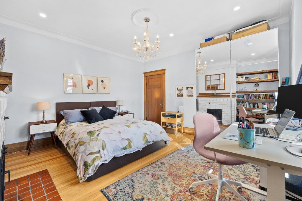 Splendide haut de duplex entièrement rénové à aire ouverte – 3 CAC + 2 balcons au cœur de NDG (chauffage inclus) | 3292836