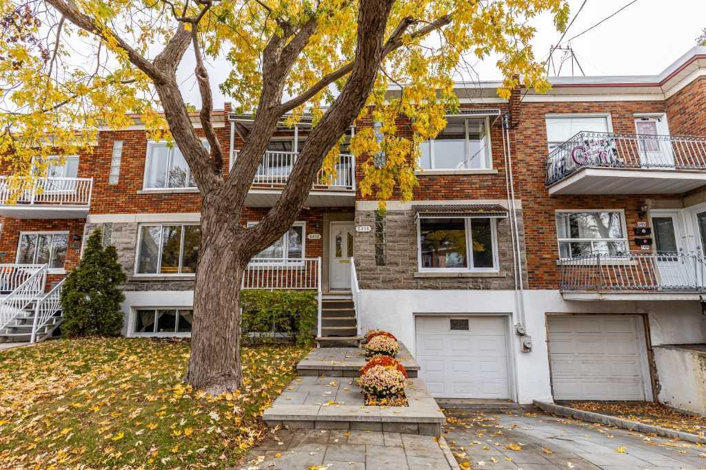 Bas de duplex avec ELECTROS, COUR PRIVÉE, GARAGE et 2 SALLES DE BAINS COMPLÈTES, A/C MURALE. | 3292839