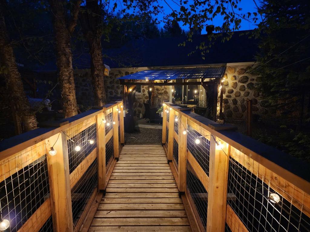 Chalet isolé avec cascade | 3292894