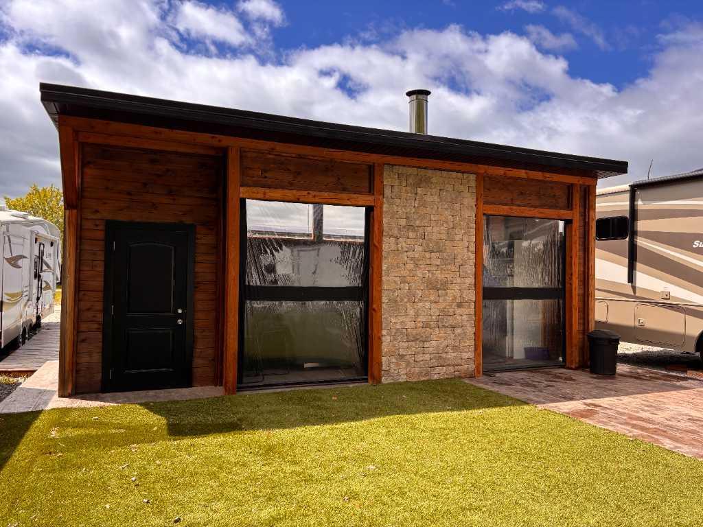 Le luxe du chalet, la liberté du camping — Clé en main au Lac William | 3292930