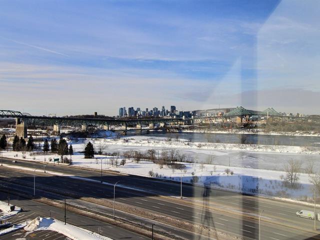 Magnifique Penthouse 2 ch. meublé – Vue Montréal – Métro – Piscine – 1200 pi² | 3295096
