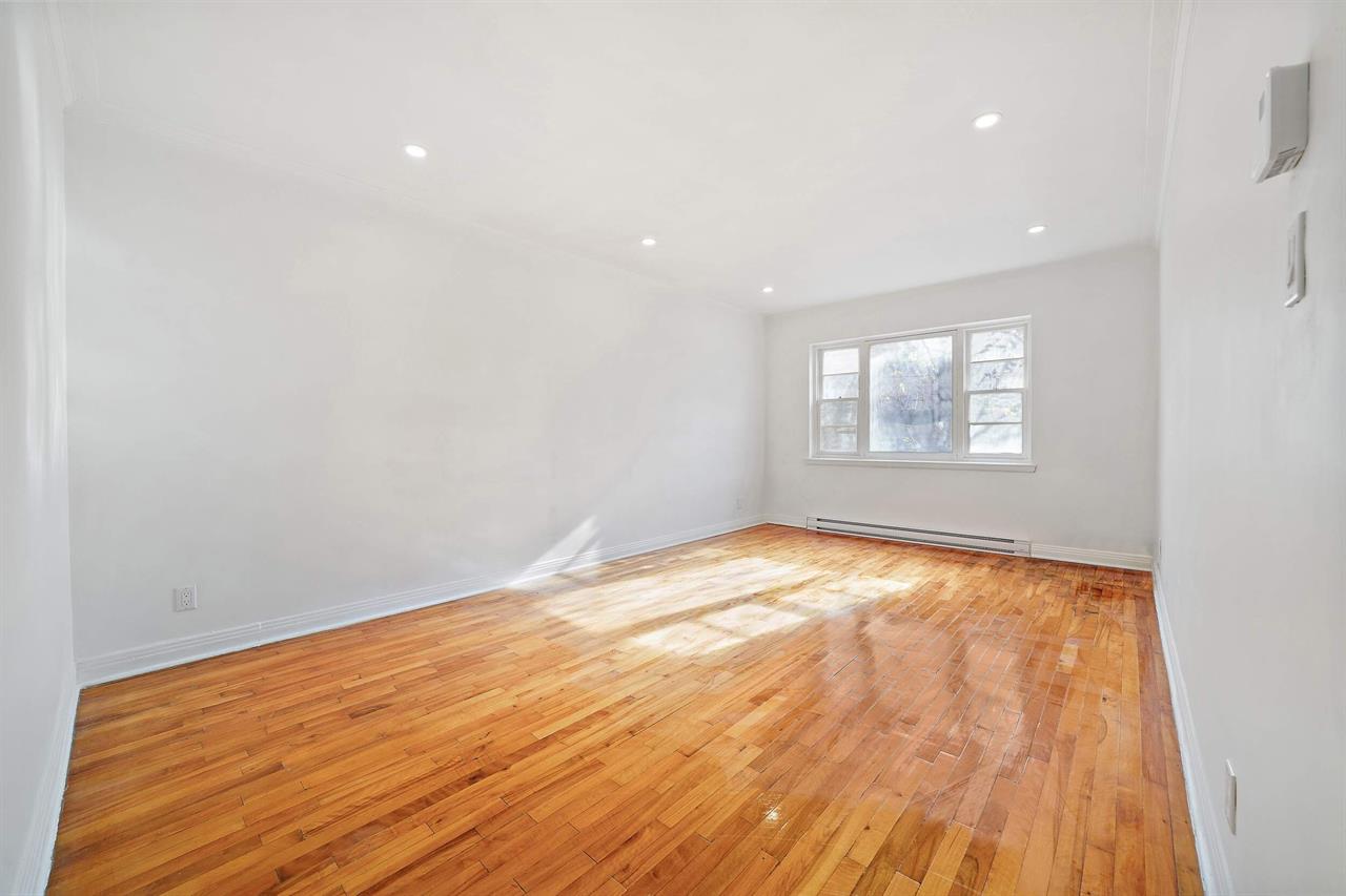 2 CH - 1 SDB - Montréal - $1,615 /mo | 3295182