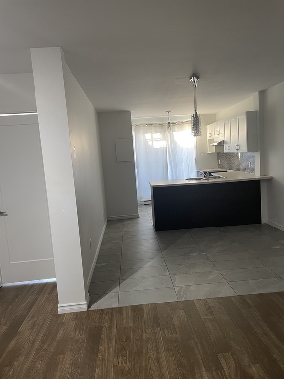 5 1/2 RC Avec Balcon Et Cours Privé | 3295184