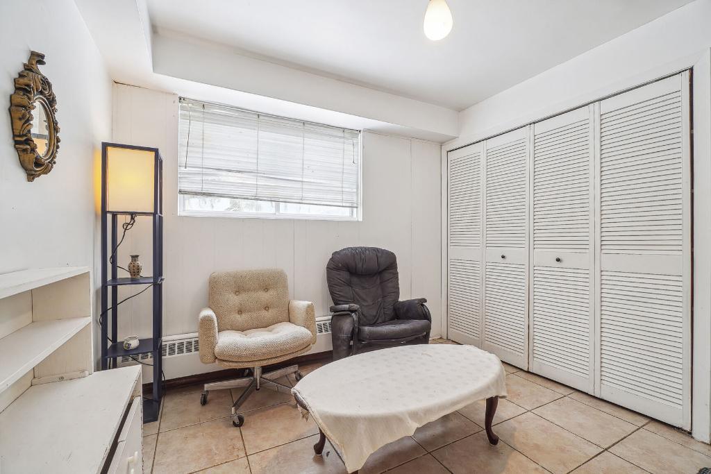 3 1/2 basement apt | 3295210