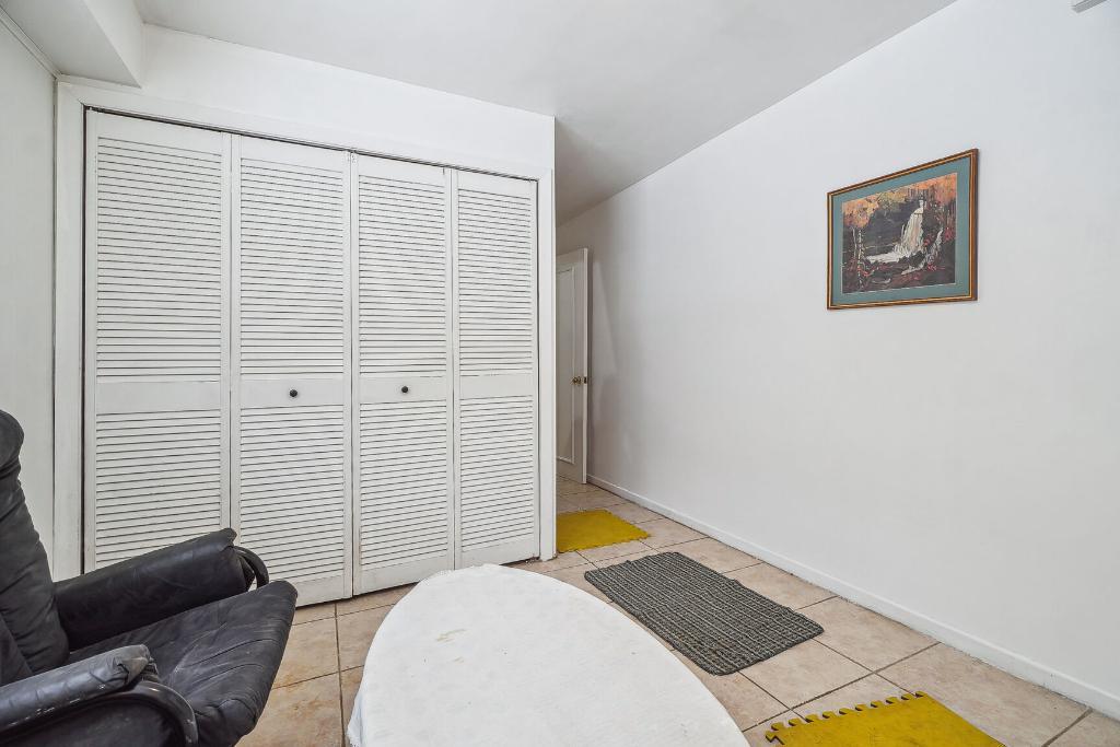 3 1/2 basement apt | 3295210