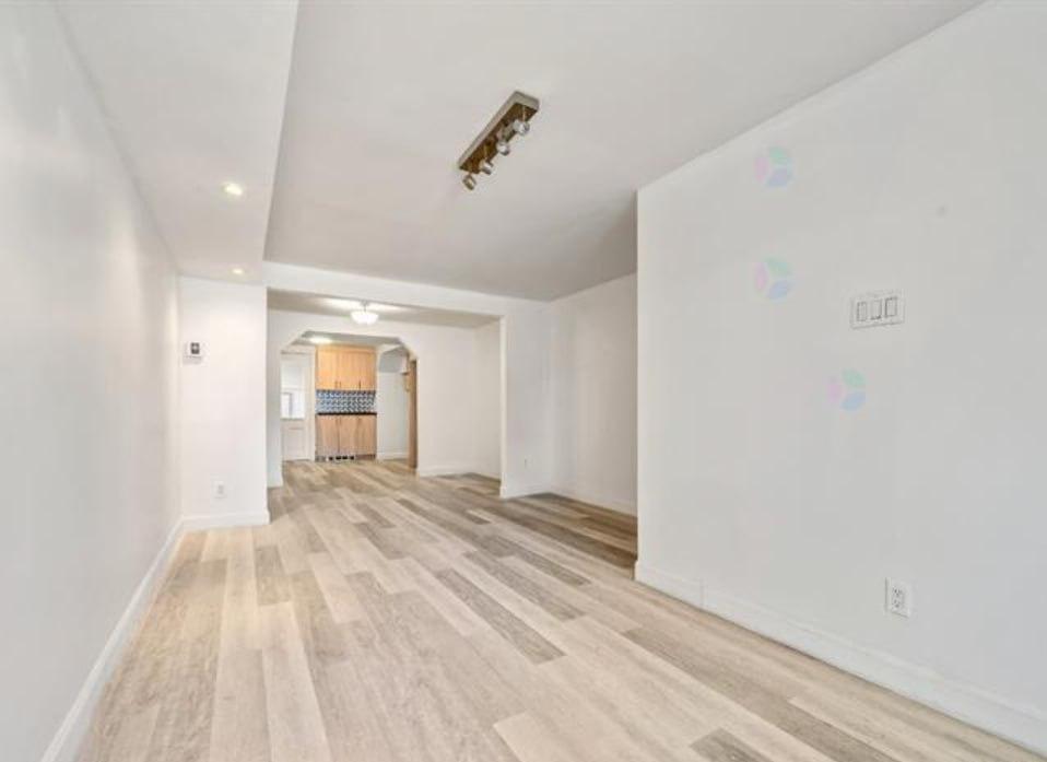 Grand 3 1/2 fraichement rénové à louer au 9308 avenue Bruchési à Montréal pour le 1er juillet | 3295247