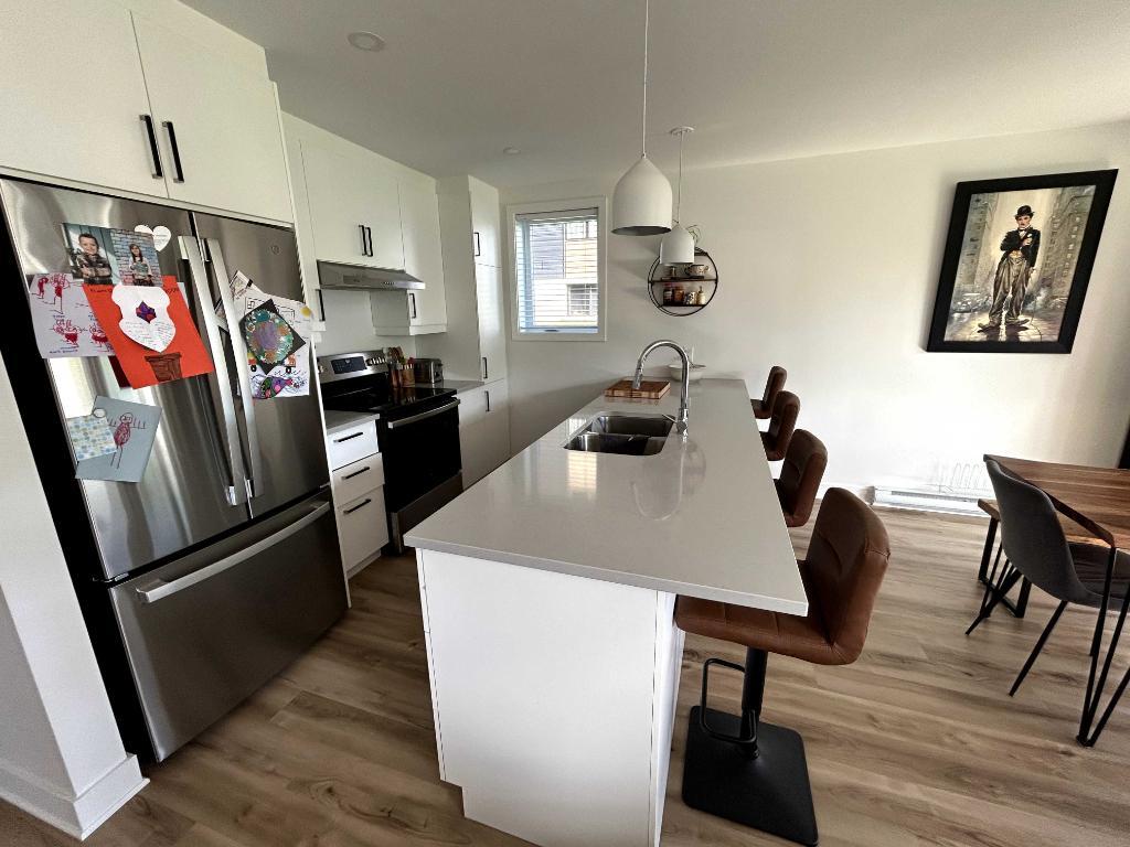 Appartement 3 chambres et 1 salle de bain, dispo maintenant | 3295276