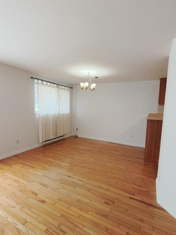 4½ Laval | Métro Concorde | Parking + Rangement | 1700$ | 3295288