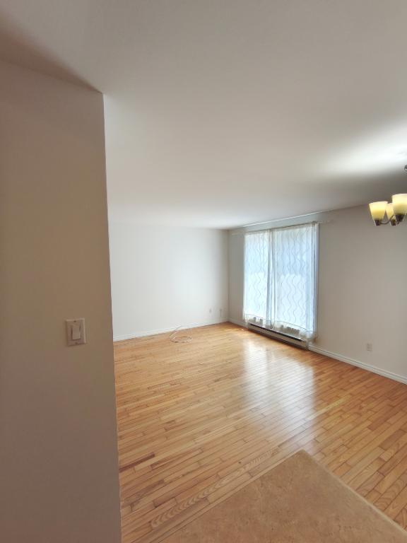 4½ Laval | Métro Concorde | Parking + Rangement | 1700$ | 3295288